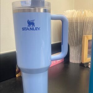 Stanley Quencher H2.0 FlowState Tumbler 40oz - Cornflower Blue